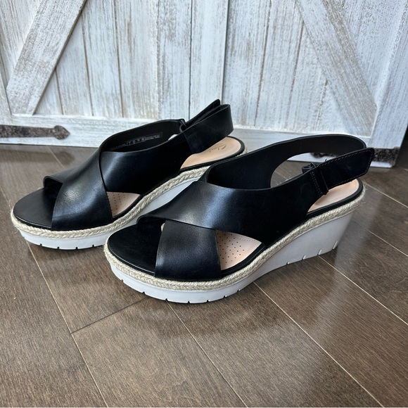Clarks Shoes - Clark's Artisan Women's Wedge Sandal Black Leather Rubber Sole Size 9.5